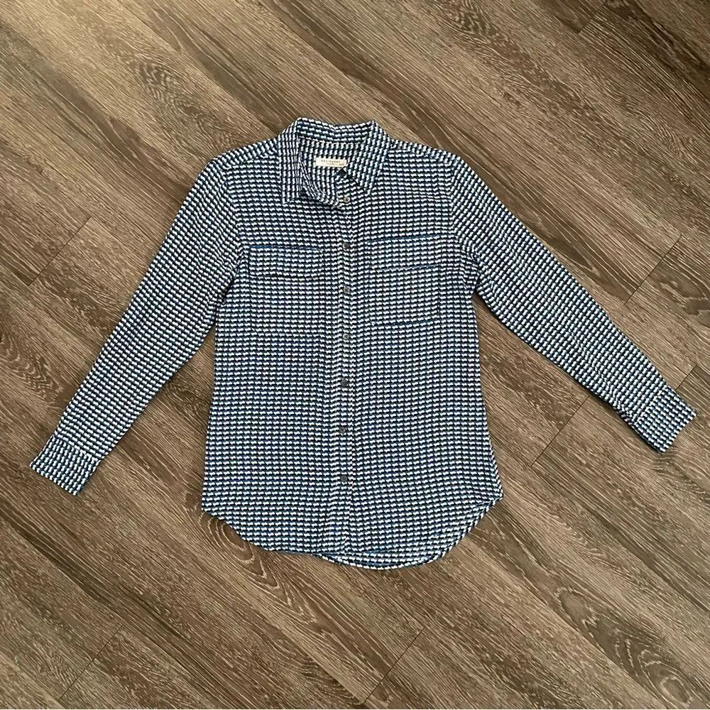 Equipment silk button down 